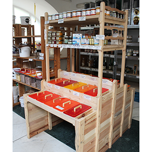 photo d'un meuble en bois de palettes pour marchandises en vrac