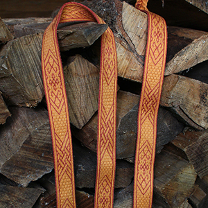 photo d'un galon tissé aux tablettes
				- motif Birka B22 dans les tons rouille et orange clair