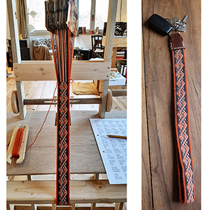 photo d'un porte-clés réalisé avec un 
				galon tissé aux tablettes - motif dragons de dublin brun et rouille